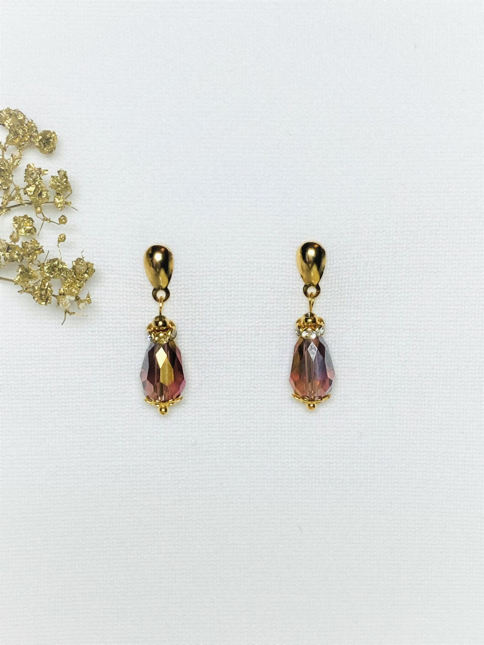 126-Mon-Couleur-sieraden-by-Alinde-oorbellen-gouden-oorstekers-facet-druppel-vintage-rose-rondel