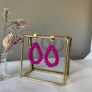 Fuchsia roze druppeloorbellen met facet geslepen kraaltjes 5 cm