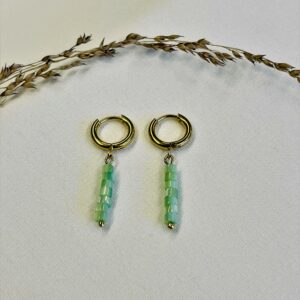 RVS gouden creolen met groene schelp disc kraaltjes als hangertjes