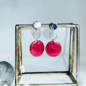 415-Mon-Couleur-sieraden-by-Alinde-resin-oorbellen-rond-mini-ring-geribbeld-zilver-fuchsia_zilver-RVS-oorstekers