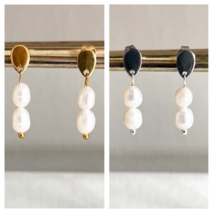 551-Mon-Couleur-sieraden-by-Alinde-RVS-gouden-zilveren-oorstekers-kort_twee-zoetwater-parels