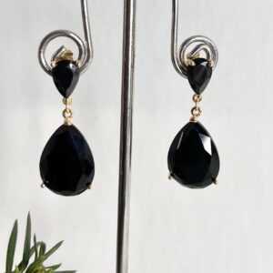 500-Mon-Couleur-sieraden-by-Alinde-oorbellen-feest-kerst-kristalsteen-zwart-hanger_RVS-gouden-oorknopjes-kristal-zwart-