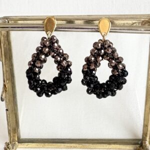708-Mon-Couleur-sieraden-by-Alinde-druppel-zwarte-oorbellen-facet-brons-klein_RVS-gouden-oorstekers
