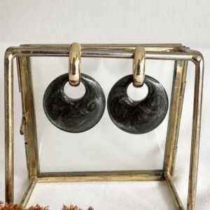 728-Mon-Couleur-sieraden-by-Alinde-antraciet-grijze-oorbellen-open-rond-donkergrijs_rvs-gouden-creolen