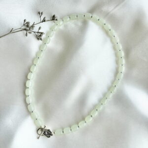 786-Mon-Couleur-sieraden-by-Alinde-licht-mint-groene-ketting_zilver-tin-kapittel-slot-bloem