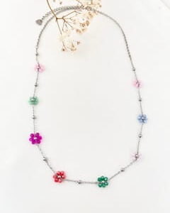 816.00-Mon-Couleur-sieraden-by-Alinde-gekleurde-bloem-ketting-facetkraal-RVS-zilver